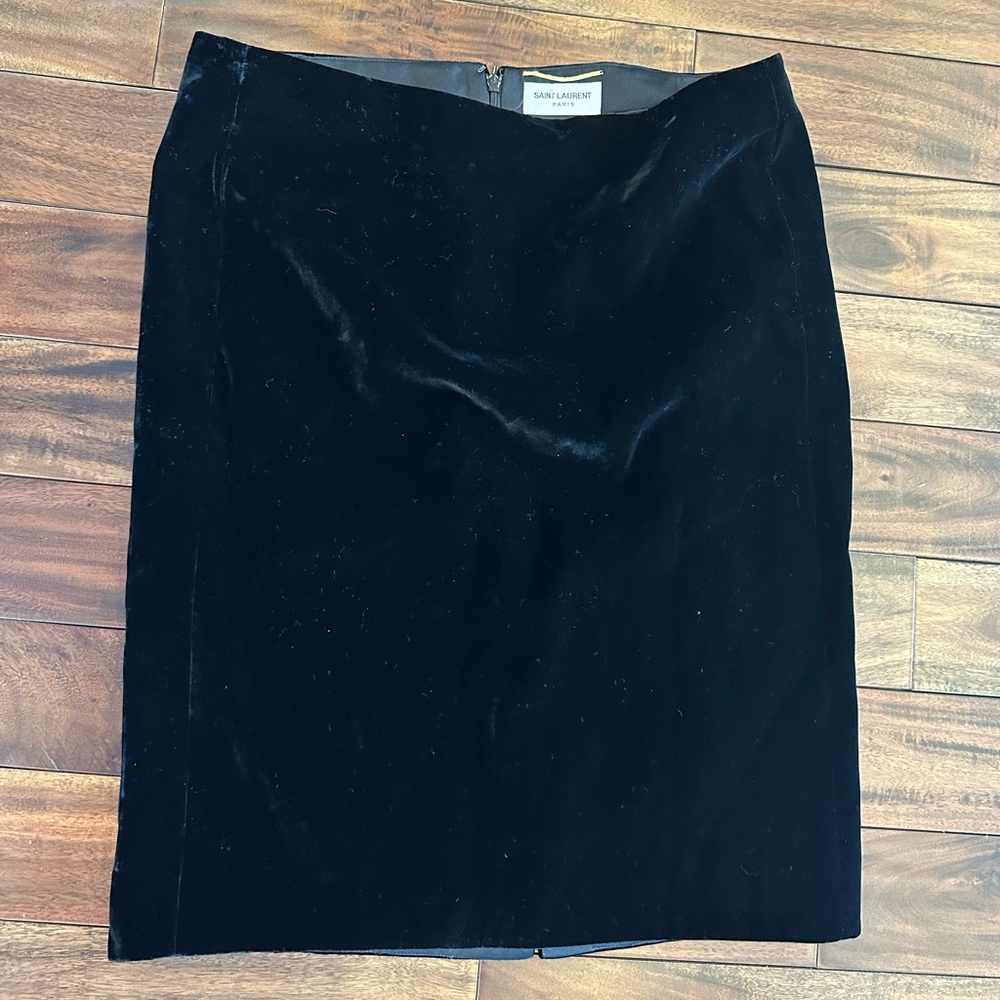 Saint Laurent Classic Black Velvet Pencil Skirt Size 10 / French 42 Silk Lining